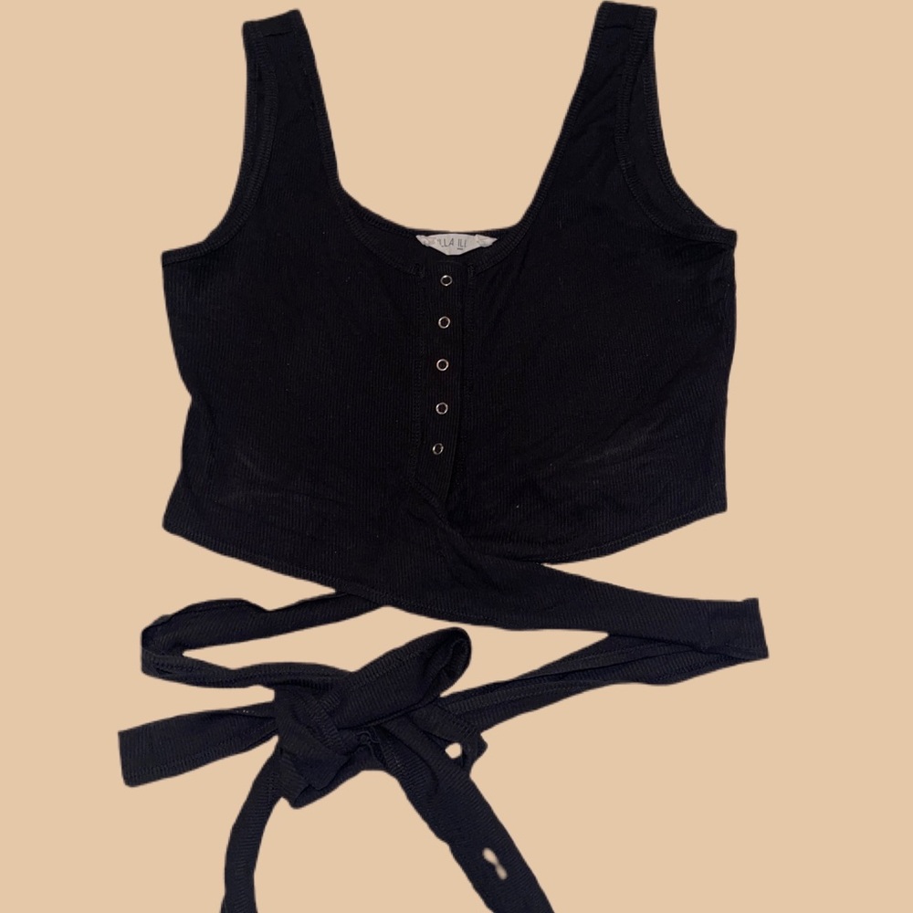 Laura’s boutique strappy crop top